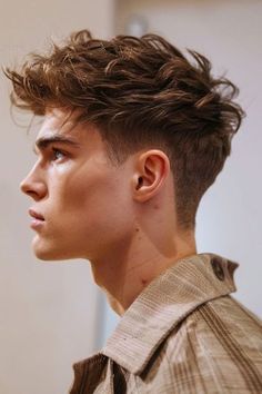 Mens Hairstyles Indian, Popular Men’s Hair Cuts, Short Flow Haircut Men, Taper Fade Short Hair, Lifestyle Upgrade, Fine Hair Men, Young Men Haircuts, Mens Haircuts Short Hair, Time Wallpaper