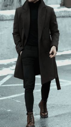 Classy Winter Outfits Casual, Men Over 50 Fashion, Over Coat Mens, Dark Academia Goth, Over 50 Fashion, Milan Fashion Week Men, Terno Slim, Fashion Milan, Boots Outfit Men