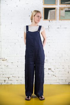 "SIZING AND FIT The jumpsuit is of a relaxed regular fit - we recommend choosing the size you usually wear. Before placing on order check our size chart below. Model in picture is 168cm / 5'6\" and is wearing size S SIZE XS Bust: around 33.5\" / 85cm Waist: around 26\" / 66cm Hips: around 36\" / 91 cm SIZE S Bust: around 35.5\" / 90 cm Waist: around 28\"/ 71 cm Hips: around 38\"/ 97 cm SIZE M Bust: around 37.5\" / 95 cm Waist: around 30\"/ 76 cm Hips: around 40\"/ 102 cm SIZE L Bust: around 40\" Style Salopette, Jumpsuit Linen, Overalls Summer, Womens Overalls, Loose Overalls, Simple Linen, Linen Overalls, Beautiful Jumpsuits, Summer Jumpsuit