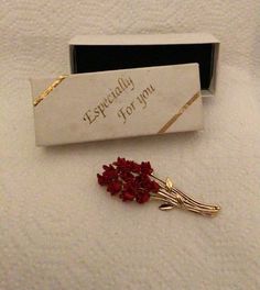 RED ROSES DM97 Gold Tone Dozen 2" Brooch Metal Pin w Original gift box Especially For You, Metal Pins, Original Gift, New Pins, Red And Gold, New Vintage, Lapel Pins, Fashion Watches, Red Roses