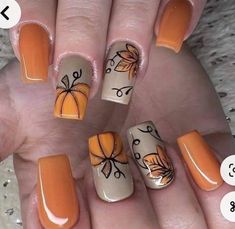 Fall Nails Ideas Autumn Pumpkins, Square Nail Designs Halloween, Fall Nails With Pumpkins And Leaves, Fall Nail Designs With Pumpkins, Pumpkin And Leaves Nails, Autumn Theme Nails, Holoween Nail Design, Pretty Autumn Nails, Elegant Halloween Nails Design