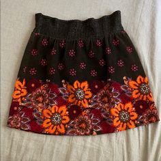 New Free People Autumnal Floral Stretch Velvet Skirt With Shimmery Thread On Band. Size Xs (Ran Big/Loose On Me) 97% Cotton, 3% Spandex Pull-On Style; (No Zipper) The Smocked Band Is More Decorative, Than Functional. Super Cute For Fall With Booties, Bodysuit, And Cardigan! Bundle And Save Multicolor Skirt With Elastic Waistband For Fall, Fall Multicolor Skirt With Elastic Waistband, Free People Skirt, Velvet Skirt, Stretch Velvet, Orange And Purple, Free People, Womens Skirt, Super Cute