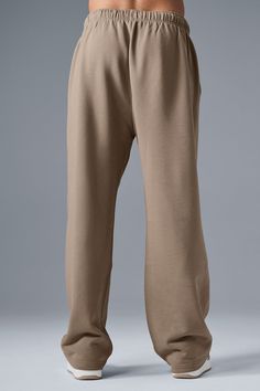 Okay, so we’re pretty much obsessed with this new, straight-leg version of the Accolade Sweatpant — it’s a super soft, leveled-up classic with a chrome Alo logo detail and powerful, performance tech for studio & street. Wear it in cold weather with a bold jacket and transition to warmer weather with slides. Classic Straight Hem Loungewear Bottoms, Alo Yoga Casual Straight Leg Bottoms, Casual Alo Yoga Pants In Neutral Color, Alo Yoga Straight Leg Pants For Fall, Classic Pants With Straight Hem For Loungewear, Classic Straight Hem Pants For Loungewear, Relaxed Fit Alo Yoga Pants, Alo Yoga Casual Straight Leg Pants, Alo Yoga Wide Leg Casual Bottoms