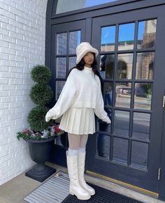 Girly Snow Outfits, Romantic Professional Style, Samira Ahmed, White Christmas Outfit, Black Femininity, Warm Outfits, Cute Simple Outfits, Looks Style