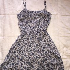 See Photos Ask Questions Make Offers Casual Printed Midi Sundress, Casual Spaghetti Strap Lined Dresses, Casual Mini Sundress Lined, Casual Lined Mini Sundress, Casual Lined Mini Dress For Daytime, Casual Flowy Lined Sundress, Casual Cotton Lined Midi Dress, Casual Printed Mini Dress For Dress Down Occasions, Casual Blue Printed Sundress