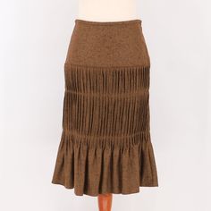 Nwt Oscar De La Renta Tiered Pleated Knit Silk & Cashmere Skirt Brown Size 4 - Brand New - New With Tags. No Visible Flaws Or Stains. - 42% Cashmere, 58% Silk - Measurements Laying Flat (Approx.): Waist: 14" Length: 26" Elegant Brown Tiered Skirt Bottoms, Fitted Skirt With Pleated Hem For Fall, Fitted Brown Flared Skirt, Fitted Brown Tiered Skirt, Brown Fitted Flared Skirt, Fall Fitted Skirt With Pleated Hem, Elegant Brown Tiered Skirt, Fitted Tiered Pleated Skirt With Lining, Fitted Tiered Pleated Lined Skirt