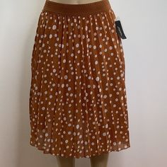 Metrowear Polka Dot Skirt With Elastic Skirt Size Large New With Tags. Length 27 Inches A109 Spring Skirt With Polka Dot Pattern And Elastic Waistband, Casual Polka Dot Pleated Skirt, Casual Polka Dot Skirt With Elastic Waistband, Polka Dot Knee-length Skirt For Summer, Summer Polka Dot Skirt With Elastic Waistband, Polka Dot Pleated Skirt For Spring, Spring Polka Dot Midi Skirt, Relaxed Knee-length Polka Dot Skirt, Summer Casual Polka Dot Skirt