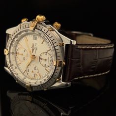 Presentamos el icónico Breitling Chronomat B13047, un reloj que combina sin esfuerzo historia, elegancia y precisión. Elaborado con meticulosa atención al detalle, este reloj de lujo presenta una caja bicolor que combina el encanto atemporal del acero inoxidable con la opulencia del oro amarillo. El fondo de caja cerrado garantiza durabilidad, mientras que el cristal de zafiro protege la esfera de arañazos y añade un toque de sofisticación. El movimiento automático del Chronomat impulsa su impre Breitling Chronomat, Patek Philippe Nautilus, Breitling Navitimer, Rolex Day Date, Audemars Piguet Royal Oak, Rolex Gmt, Rolex Daytona, Omega Speedmaster, Rolex Submariner