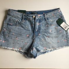 Nwt Wild Fable Target Size Women’s 6 Denim Floral High Rise Jean Shorts High Rise Jean Shorts, Floral Jeans, Wild Fable, High Rise Jeans, Fashion Ideas, Jean Shorts, Color Blue, High Rise, Target