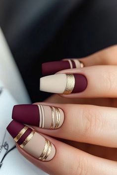 Autumnal Nails Burgundy, Nail Fall Designs 2024, Fall Gel Nail Designs 2024, Maroon Thanksgiving Nails, Burgundy And Pink Nail Designs, November Nails Ideas Square, Burgundy Square Acrylic Nails, Fall Nail Designs Coffin Medium, Fall Into Winter Nails