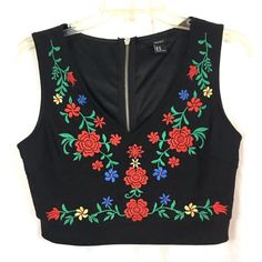 Black Floral Sleeveless Zip Back Crop Top Size Medium Nwt Floral Crop Top Nwt Size Medium Black Floral Print Sleeveless Crop Top, Floral Crop Tops, Floral Sleeveless, Black Floral, Tank Top Fashion, Black Red, Floral Tops, Black And Red, Crop Top