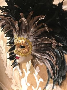 Dark Costumes, Masquerade Ball Party, Masquerade Theme, Venetian Carnival Masks, Venetian Carnival, Feather Mask, Venetian Masks, Costume Masks, Venetian Mask