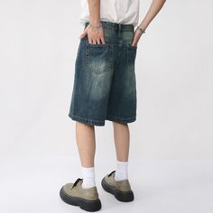 Jinquedai Men Vintage Blue Denim Shorts Summer Casual Loose Jeans Shorts Retro Harajuku Streetwear Hip Hop Y2K Shorts Man Product Show: Summer Denim Shorts, Casual Shorts Men, Y2k Shorts, Mens Denim Shorts, Baggy Shorts, Summer Shorts Denim, Short Men Fashion, Jean Large, Retro Shorts