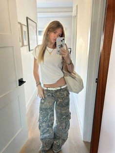 Real Tree Cargo Pants Outfit, Utah Outfit Ideas, Utah Style Fashion, Khaki Pants Outfits, Utah Fits, Camo Pants Outfits, Utah Outfits, Camo Pants Outfit, Utah Fashion