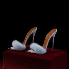 Back Counter Type: Cover Heel Heel Height: Super High (8cm-up) Hollywood Heels, Expensive Heels, Fashion Shoes Heels, Cute Shoes Heels, Silver High Heels, High Heel Slippers, Feminine Fashion, Faux Fur Slippers, Heel Slippers