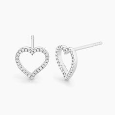 Buy Heart Shape Stud Earrings Online - 5 Diamond Earrings Online, Real Diamond Earrings, Muslin Cloth, Cloth Pouch, Women In India, Take Heart, Heart Diamond, Heart Shaped Diamond, Mumbai India