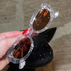 SoHo / Glitter Clear Cat Eye Sunglasses For Party, Party Clear Cat Eye Sunglasses, Clear Cat Eye Sunglasses With Uv Protection For Parties, Glitter Frame, Oval Sunglasses, Oval Frame, Frame Crafts, Polarized Lenses, Prescription Sunglasses