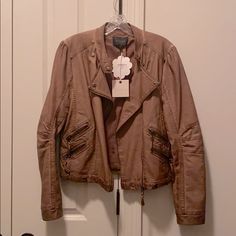 Brand New Never Worn Camel Leather Jacket Trendy Brown Biker Jacket For Spring, Casual Brown Leather Jacket For Spring, Chic Brown Biker Jacket For Spring, Casual Khaki Leather Jacket For Spring, Spring Beige Biker Jacket With Zipper Closure, Beige Biker Jacket With Zipper For Spring, Camel Leather Jacket, Leather Jackets, Camel