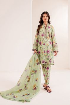 Farasha Misty Printed Summer Essentials Organza Sleeves, Lawn Shirts, Shalwar Kameez, Suit Fabric, Fashion Consultant, Pakistani Outfits, Summer Essentials, Best Brand, The Ordinary