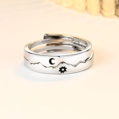 264833605782470656 Sun And Moon Couple, Moon Couple, Sun And Moon Design, Rings Matching, Matching Promise Rings, Matching Couple Rings, Sun And Moon Rings, Couple Jewelry, Engraved Bracelet