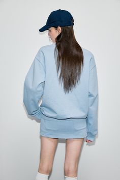 [ Up Academy ]

 American Pop Sporty Pullover

 Number: UAST0001

 * 단품 판매입니다. 설정을 원하시는 경우는 2점 구입해 주십시오.

  




 상품 상세

 Color: Blue / Gray

 Fabric: Cotton100% 

 Season : 2024 S/S 







 사이즈표(cm)/PULLOVER 















 S 

 M 






 총길

 65

 67 






 어깨 폭

 54

 55.5 






 흉상

 116

 122 
















 사이즈표 (cm)/SKIRT 

















 S 

 M 

 L 






 총길이 

 31 

 32 

 33 






 허리 

 67 

 71 

 75 






 엉덩이 

 92 

 96 

 100










 ※천의 특성에 따라서는 드물게 2-3 cm전후의 오차가 생기는 경우가 있습니다. 








 착용 모델

 STYLE: 175cm/45kg(S) Light Blue Relaxed Fit Sweatshirt For Winter, Light Blue Relaxed Fit Winter Sweatshirt, Light Blue Crew Neck Sweatshirt With Ribbed Cuffs, Oversized Light Blue Crew Neck Sweatshirt, Oversized Light Blue Cotton Sweater, Blue Relaxed Fit Cotton Sweater, Basic Blue Sweatshirt With Ribbed Cuffs, Blue Oversized Crew Sweater, Blue Oversized Crew Neck Sweater