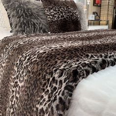 Leopard Print Blanket King Size Very comfortable, modern, and luxurious animal print to give a wildlife decorative touch to your bed, couch, or any other furniture. Created with the highest quality hand crafted yarn, these extra warm, ultra-soft faux furs are cozy, durable, and shed-free guaranteed. Available animal prints in Throws, Pillows, King size Blanket, and Rugs These cheetah and leopard inspired blankets are perfect for the animal lover in your life. Features: 100% polyester Eco-friendl Cheetah Print Bedding, Golden Brunette, King Size Blanket, Brown Bedroom, Bed Couch, Dream Room Inspiration, Room Makeover Bedroom, Room Makeover Inspiration, Size King