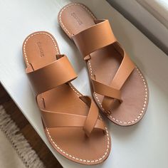 Soludos Brown Leather Flat Sandal Size 10 Never Worn Brown Open Toe Flip Flops For Everyday, Everyday Brown Toe Loop Sandals, Everyday Brown Open Toe Flip Flops, Brown Toe Post Sandals For Everyday, Brown Leather Flats, Leather Sandals Flat, Brown Leather Sandals, Leather Flats, Flat Sandals