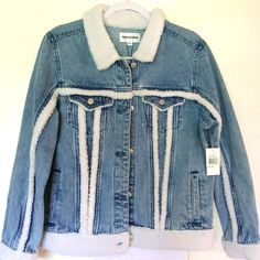 Vigoss Denim Jacket. New With Tags. Size Medium. 100% Cotton. It Measures 23" Pit To Pit. Light Wash Denim. Fleece Decorations. So Cute! White Washed Denim Outerwear, Trendy White Washed Outerwear, Trendy Washed White Outerwear, Light Wash Denim Jacket, Distressed Jacket, Classic Denim Jacket, White Denim Jeans, Jean Jacket Women, Distressed Denim Jacket