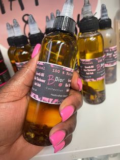 100% Natural Organic can be used for Hair & Skin My 🖐🏾 🤚🏾 Hand Mixed 𝟭𝟬𝟬% 𝗡𝗮𝘁𝘂𝗿𝗮𝗹 𝗛𝗮𝗶𝗿 𝐆𝐫𝐨𝐰𝐭𝐡 𝐎𝐢𝐥! has proven to work wonders for thinning & damaged hair. It stimulates 𝐡𝐚𝐢𝐫 𝐠𝐫𝐨𝐰𝐭𝐡 & promotes 𝙩𝙝𝙞𝙘𝙠𝙚𝙧 and 𝗵𝗲𝗮𝗹𝘁𝗵𝗶𝗲𝗿 hair. Nourishes and soothes dry, itchy scalp. Here is a product that is 𝟏𝟎𝟎% 𝐍𝐚𝐭𝐮𝐫𝐚𝐥 and hand Mixed by 𝑩𝒆𝒍𝒍𝒂💋 using the BEST 𝗤𝗨𝗔𝗟𝗜𝗧𝗬 imported Oils 🍃 The applicator is perfect for using during protective styles Hair Oils For Growth, Oils For Hair Growth, Oils For Hair, Natural Hair Growth Oil, Wig Care, Dry Itchy Scalp, Healthier Hair, Itchy Scalp, Stimulate Hair Growth