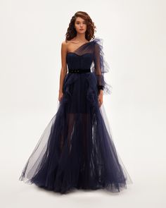 Royal Navy tulle gown with detachable sleeve Gala Ball Gown In Tulle, Tulle Ball Gown For Gala, Evening Tulle Dress With Detachable Train, Evening Gala Organza Gown, Tulle Ball Gown For Prom And Gala, Tulle Evening Dress With Detachable Train, Evening Ball Gown With Sweep Train In Tulle, Evening Tulle Ball Gown With Sweep Train, Tulle Ball Gown For Gala Evenings