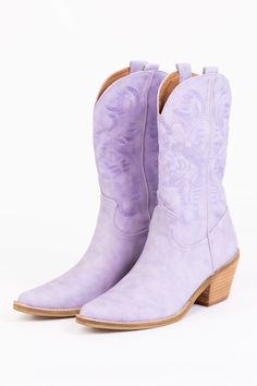 Lavender Cowboy Boots, Light Purple Boots, Lavender Boots, Purple Cowgirl Boots, Purple Cowboy Boots, Pink Cowboy Boots, Purple Boots, Glamour Vintage, Taylor Swift Tour Outfits