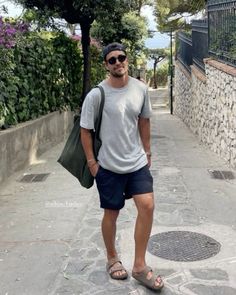 Men’s Beachy Outfits, Mens Summer Outfits Birkenstock, Mens Sandals Outfit, Men’s Style Summer, Mens Summer Outfits Casual, Men Birkenstock Outfit, Men’s Summer Casual Outfits, Men’s Summer Outfits Birkenstocks, Men’s Birkenstock Arizona Outfit