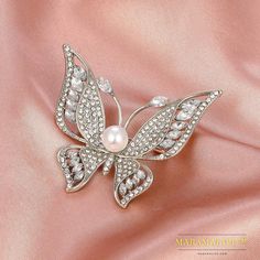 Product information: Material: Alloy Style: women's Modeling: Butterfly Treatment process: electroplating diamond Color: 01 white K P acking list: Alloy brooch X1 Brooch For Men, Pearl Butterfly, Accessories Inspiration, Striped Bags, Colorful Bags, Butterfly Brooch, Birthday Party Gift, Pin Jewelry, Doll Accessories