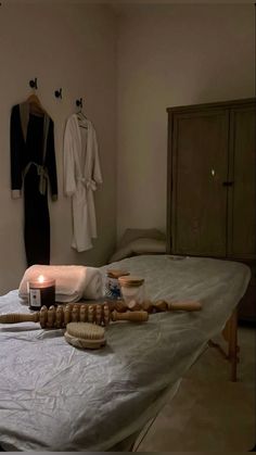 Massage Therapy Aesthetic, Relax Massage, Wellness Selfcare, Self Care Day, Career Vision Board, Wellness Massage, Spa Room