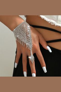 Product Details
Package Contents :1 X Bracelet
Color :Silvery White
Printing Design :Geometric
Material :Alloy
Style :Elegant
Occasion :Party Hand Chain Jewelry, Finger Bracelets, Prom Inspiration, Wedding Bridesmaid Jewelry, Hand Accessories, Tassel Bracelet, Crystal Chain, Bridal Bracelet, Hand Chain