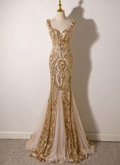 Gold Masquerade Dress, Great Gatsby Prom Dresses, Great Gatsby Prom, Brides Maid Gown, Masquerade Dress, Gatsby Wedding Theme, Glamour Dress, Prom Dress Inspiration, Long Prom Dresses