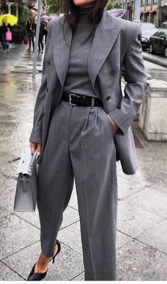 Oversized Blazer Street Style, Blazer Street Style, Grey Suit, Mode Casual, Looks Street Style, Business Outfit, Oversized Blazer, 가을 패션, Fashion Week Street Style