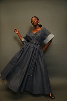 Denim Maxi Dress w/Leather Trim Sleeved Maxi Dress, Flare Maxi Skirt, Midi Dress Chic, Plus Size Fashion Tips, Plus Size Fall Fashion, Shine A Light, Curvy Fashionista, Denim Maxi Dress, Denim Maxi