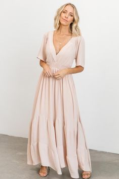 Say hello to our fabulous Delilah Maxi Dress in Blush. This dress is oh so gorgeous and you will not want to miss out! Sparkle Gown, Blush Maxi Dress, Sage Dress, Baltic Born, Shower Dresses, Dress Dusty, Picture Outfits, Satin Maxi Dress, Boho Maxi