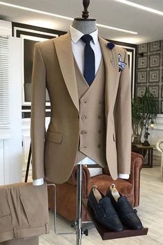 Suits Outfits, Mens Business, Look Formal, Stylish Suit, Brown Wedding, Solid Brown, Prom Suits