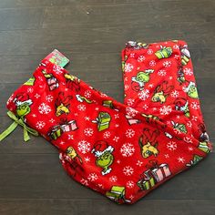 Dr Seuss Womens Grinch Pajama Pants Red Green Plush Nwt Christmas Gifts Casual Christmas Sleepwear With Elastic Waistband, Casual Christmas Holiday Bottoms, Casual Red Christmas Sleepwear, Casual Christmas Holiday Pants, Casual Holiday Pants For Christmas, Casual Red Sleepwear For Christmas, Casual Pants For Winter Holiday, Christmas Holiday Long Pants Sleepwear, Red Festive Bottoms For Winter