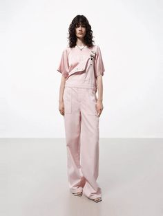 MO&Co. Women's Cargo Style Denim Overalls Casual Pink Cotton Overalls, Trendy Pink Cotton Overalls, Casual Pink Overalls For Spring, Pink Casual Overalls For Spring, Pink Cotton Overalls, Casual Pink Cotton Denim Jumpsuit, Trendy Spring Overalls For Workwear, Casual Pink Denim Jumpsuit With Pockets, Spring Workwear Overalls In Relaxed Fit