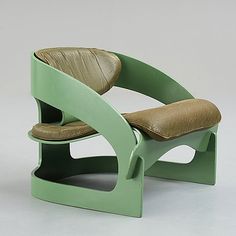 a green chair with a brown leather seat and back rest in the shape of a rectangle