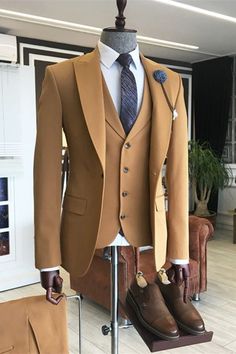 Looking for the best collection of Julien Gold Brown Fashion Point Lapel Mens Suit Three Piece with affordable price? Shop Gold Brown Peaked Lapel men's suits at BradyMensuit with free shipping available. Mans Suit, Suit For Prom, Blazer Waistcoat, Double Breasted Vest, Men's Business Suits, Double Breasted Waistcoat, Mens Blazer, Stylish Suit, Blazer Style