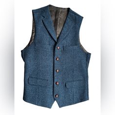 Vintage Harris Tweed Wool X Tom Rusborg Heather Blue Collared Vest Sz 38 Dr Who Age: Vintage Wool: Rare. Wool Front And Back Brand: Harris Tweed X Tom Rusborg Colorway: Heather Blue Condition: Lovely Vintage Condition. Ready To Combine With A Shirt, Hat, And Scarf For Cooler Days Collared Or Not Collared: Collared Item Type: Vest Size: Sz 38. Please See Pictures For Approximate Measurements Closure: Rare Harris Tweed Embossed Buttons Features: Collared Vest, Handkerchief Chest Pocket, Outer Wais Tweed Vest With Pockets For Tailoring, Fall Tweed Vest With Pockets, Winter Tweed Vest With Pockets, Tailored Single-breasted Tweed Vest, Single Breasted Tweed Vest For Workwear, Fall Tweed Single Breasted Vest, Fall Tweed Single-breasted Vest, Classic Tweed Vest For Work, Tweed Vest With Buttons For Work