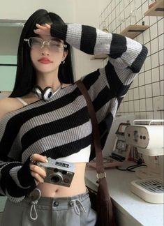 Blackpink Vintage, 2023 Ideas, Crop Pullover, 일본 패션, Off Shoulder Sweater, Long Sleeve Knit Sweaters, American Beauty, Really Cute Outfits, Casual Style Outfits