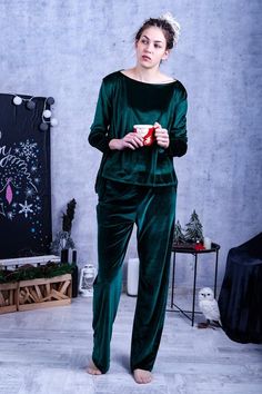 - Velvet pajama set for women- Long pants with elastic waist, length 100 cm (40 inches) fits for 5'3''-5'7''- Wide shirt, full length sleeves (24 inches/ 60 cm)- Shirt length 65 cm (25 1/2 inches)- Pants with pocketsPlease, use this size chart to select your sizeUS 0 >>> Bust 82 cm (32.5 inches) Waist 64 cm (25 inches) Hips 89 cm (35 inches)US 2 >>> Bust 85 cm (33.5 inches) Waist 66 cm (26 inches) Hips 92 cm (36 inches)US 4 >>> Bust 88 cm (34.5 inches) Waist 68 cm (27 Green Winter Sleepwear Sets, Casual Long Sleeve Night Sets, Green Loungewear Sets, Green Loungewear Sets With Long Pants, Green Lounge Sets With Long Pants, Green Pajama Party Sets With Long Pants, Green Sleepwear Sets With Long Pants, Green Long Sleeve Pant Set For Loungewear, Red Tartan Skirt