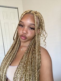 All Blonde Braids, Black And Gold Outfit Black Woman, Blonde Braids On Light Skin Women, Blonde And White Braids, Blonde Braids Ideas, Blonde Protective Styles Black Women, Blonde Braids Black Roots, Blonde Braids Dark Skin, Honey Blonde Passion Twist