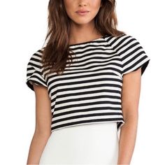 Alice + Olivia Connelly Crop Top Womens Striped Textured Size: L Color: Black And White Condition: New With Tags Fabric: Cotton 92%, Nylon 8%, No Stretch Care: Dry Clean Only Note: Smoke Free And Pet Free Storage. No Stains, No Smells, No Snags. White Crop Top For Summer Workwear, Chic White Short Sleeve Crop Top, White Crop Top For Workwear In Summer, Chic Striped Tops For Night Out, Elegant White Crop Top For Workwear, Chic Striped Crop Top For Day Out, Spring Workwear Black And White Tops, Black And White Tops For Spring Workwear, Black And White Tops For Workwear In Spring