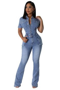 Discover our women's short sleeve denim jumpsuit with cargo pockets and a button-up front. perfect for a chic, casual look. shop now! Short Sleeve Denim Jumpsuit, Short Sleeve Denim, Suede Outfit, Womens Boho Dresses, Burgundy Outfit, Jumpsuit Chic, Cargo Style, Chic Casual, Style Pants